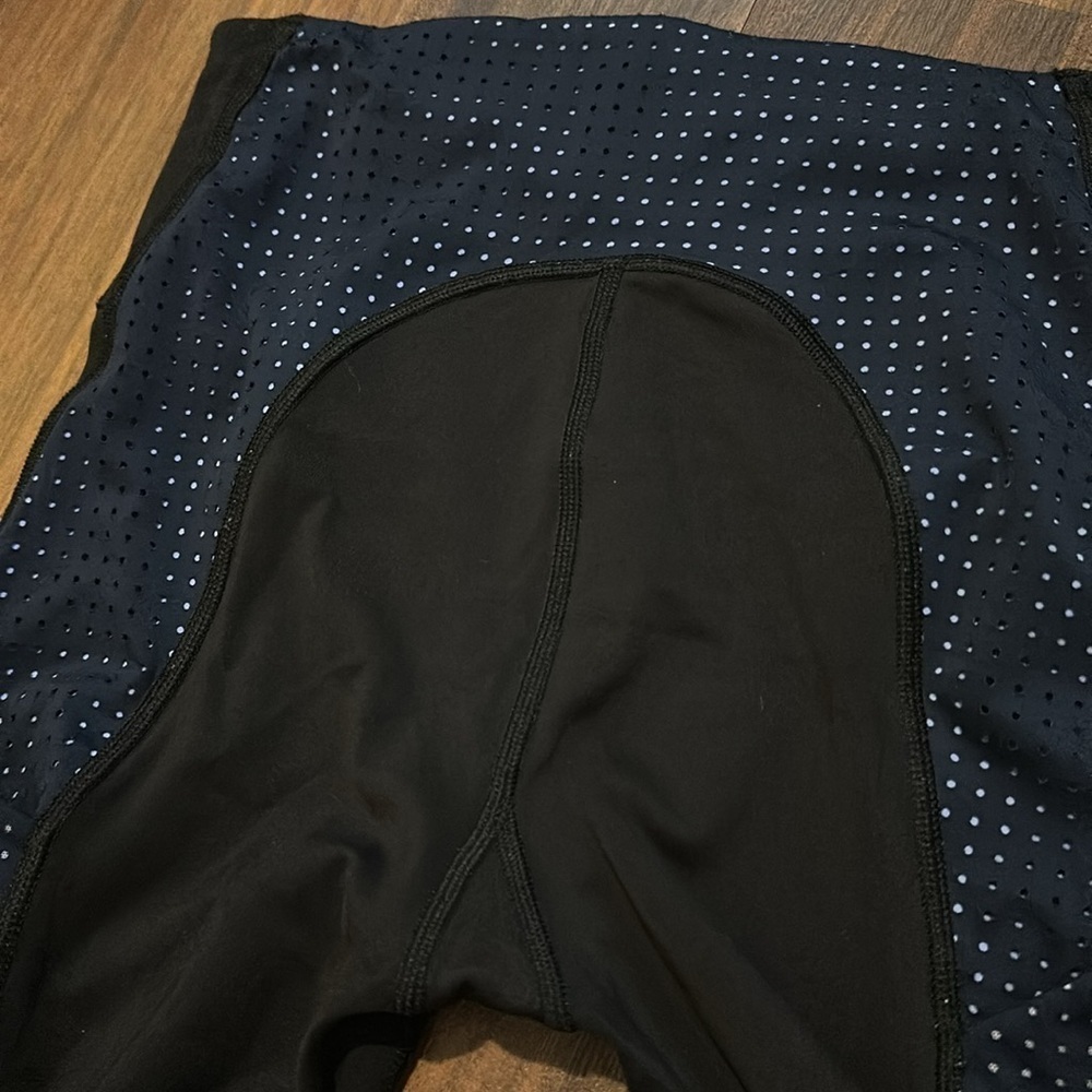 Athleta Ultimate Stash Pocket Laser Cut 7/8 Tights Size XXS Excellent Condition - Picture 9 of 16